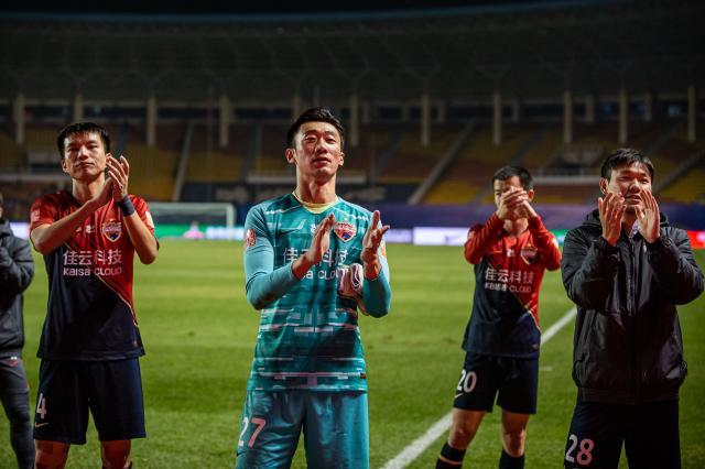 搜狐体育-张鹭：感谢深足拉我一把 去年保级战凌晨5点才睡