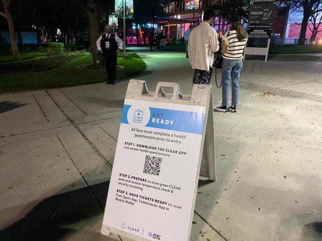 搜狐体育官方-【现场】时隔一年球迷入场 马刺借助气势轻取魔术