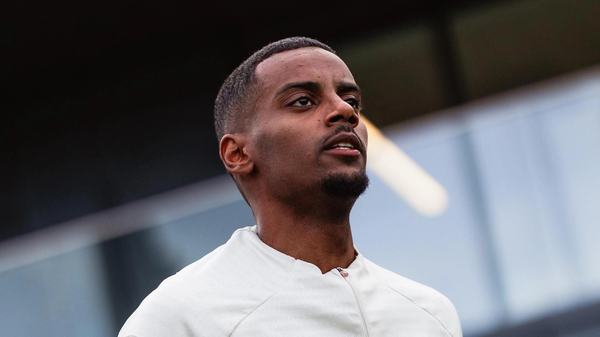 搜狐体育-好消息，斯洛特：伊萨克将于周四回归合练