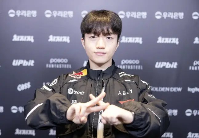 搜狐体育直播在线观看-Keria谈T1胜HLE，称与队友沟通后找回自信打法|Keria-柳珉析|lpl|mvp|比赛|监督_新浪新闻